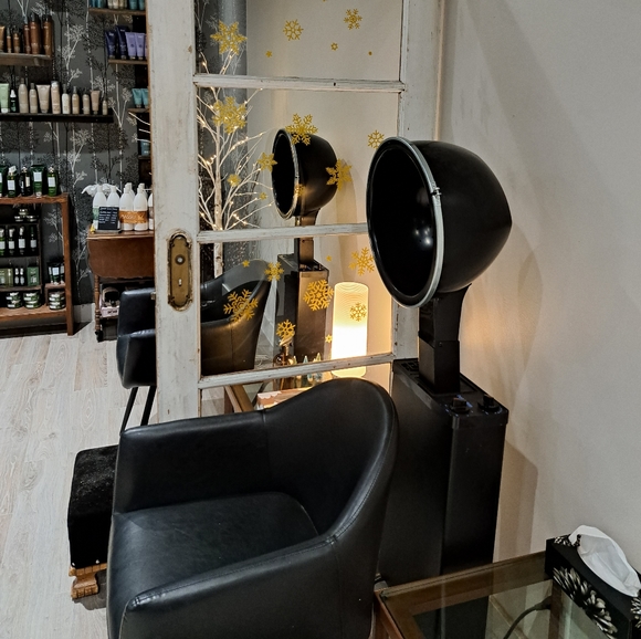 Meet your Posher, Jen - Picture 2 of 3